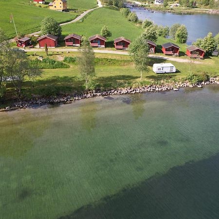 Loken Camping - Trivelig Og Idyllisk Ved Vannet Hotel Olden Exterior photo