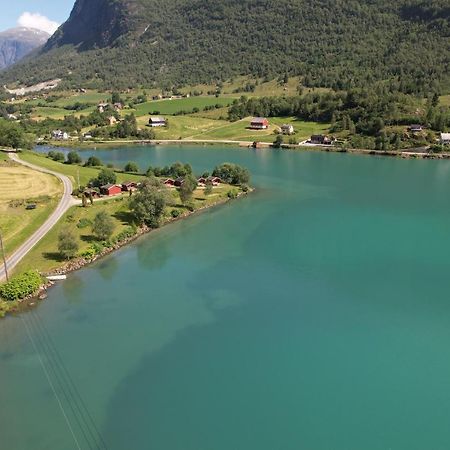 Loken Camping - Trivelig Og Idyllisk Ved Vannet Hotel Olden Exterior photo