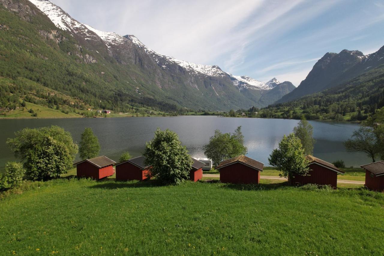 Loken Camping - Trivelig Og Idyllisk Ved Vannet Hotel Olden Exterior photo