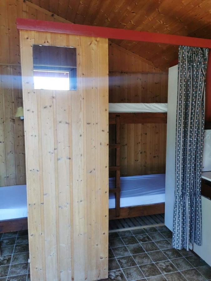 Loken Camping - Trivelig Og Idyllisk Ved Vannet Hotel Olden Exterior photo